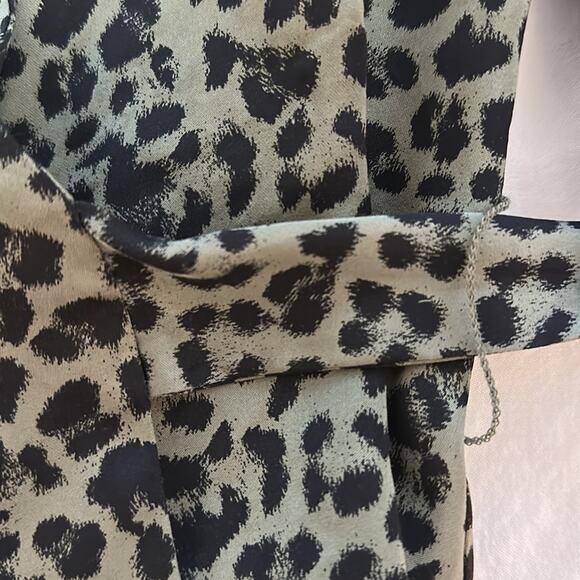 Good American Sage Leopard Wrap Top Balloon Long Sleeve Green Black Size 1 = S - Picture 10 of 15